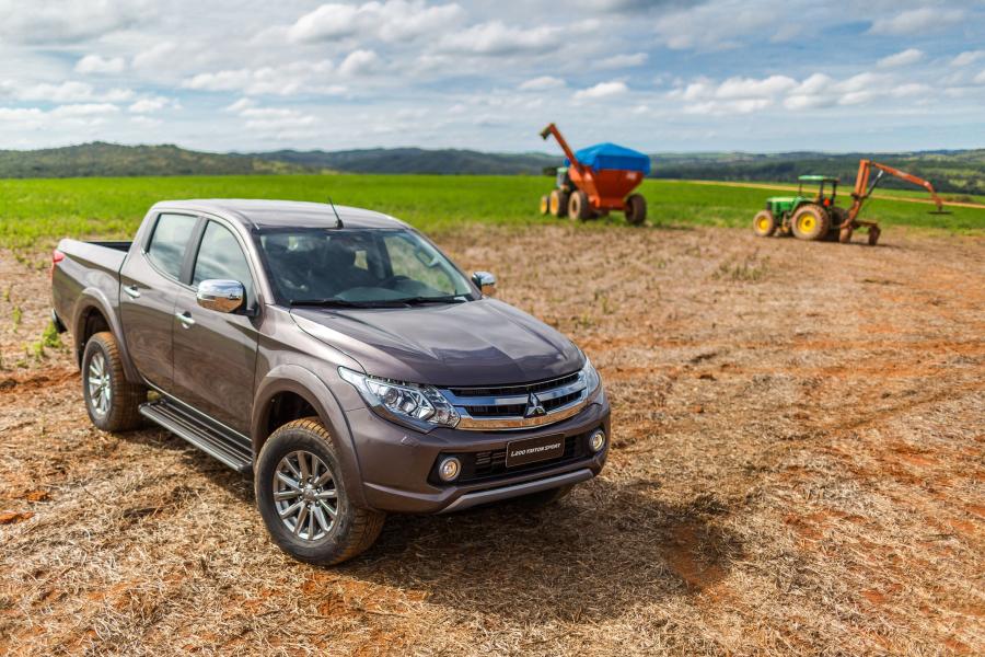  Mitsubishi L200 Triton Sport HPE-S 2018 года  (LA) (фото 7 из 33)